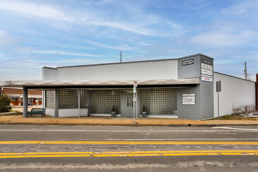 Primary Photo Of 8730 Big Bend Blvd, Webster Groves Office For Sale