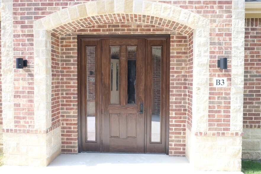 More Photos Of 318 W FM 544, Murphy Medical For Sale