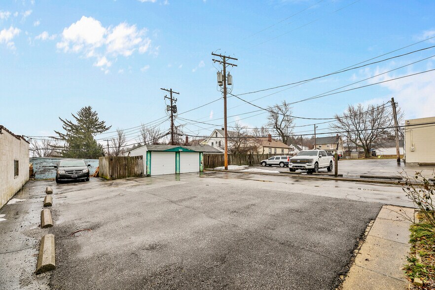 More Photos Of 5543 State Rd, Parma Freestanding For Sale