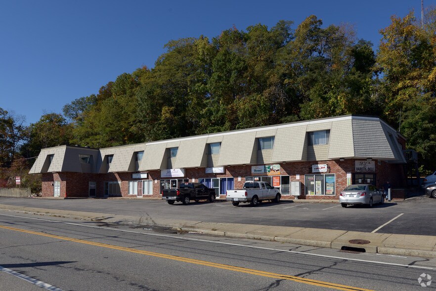 More Photos Of 1031 Plainfield St, Johnston Storefront Retail Office For Lease