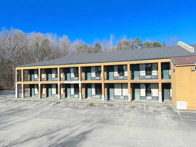 More Photos Of 6520 Thirlane Rd, Roanoke Hotel For Sale