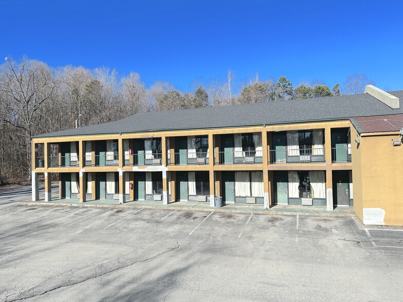 More Photos Of 6520 Thirlane Rd, Roanoke Hotel For Sale