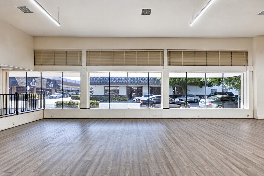 More Photos Of 1300-1340 Broadway Ave, Atwater Storefront For Lease