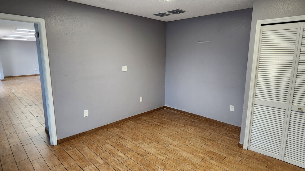More Photos Of 856 E Busch Blvd, Tampa Auto Dealership For Lease