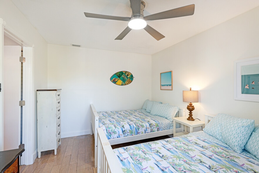 More Photos Of 6905 Point of Rocks Rd, Sarasota Hotel For Sale