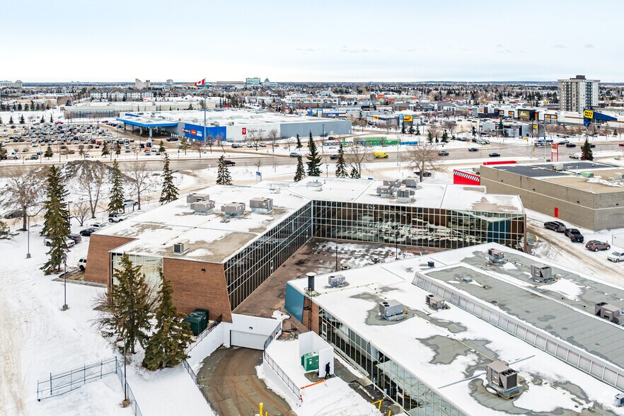 More Photos Of 17420 Stony Plain Rd, Edmonton Office For Lease