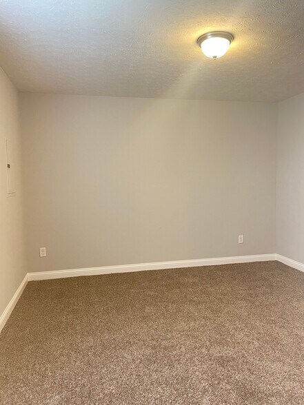 More Photos Of 415 Upper Stone Ave, Bowling Green Apartments For Sale