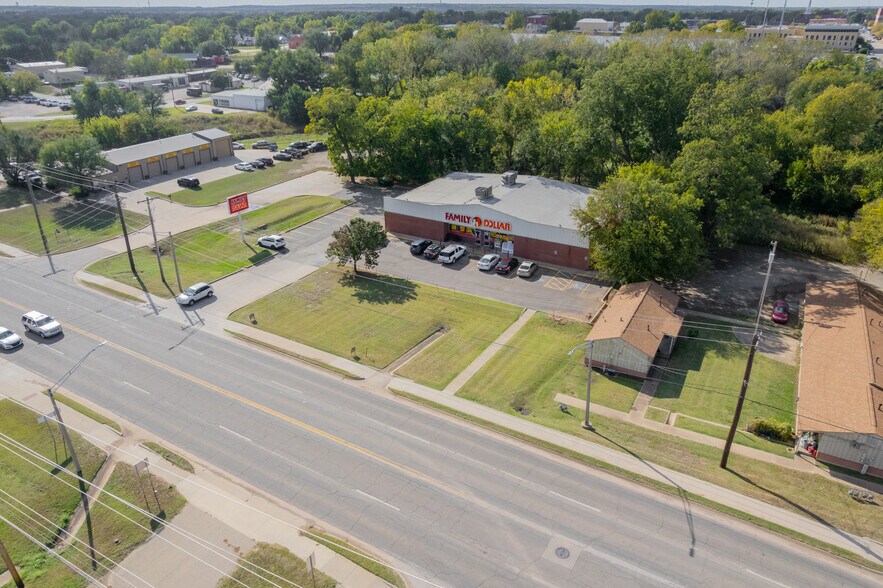 More Photos Of 802 S Perkins Rd, Stillwater Freestanding For Lease