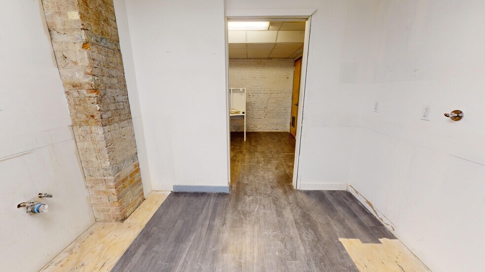 More Photos Of 20 Warren St, New York Medical For Lease