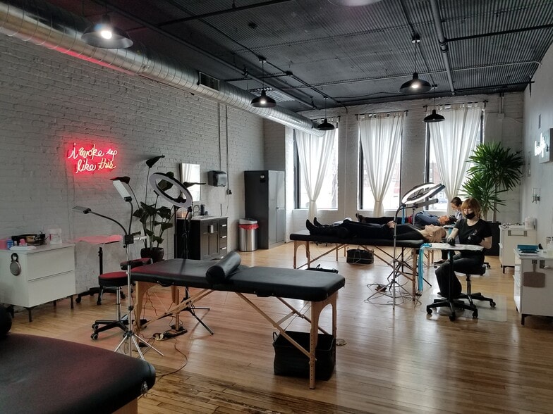 More Photos Of 609 S 10th St, Minneapolis Storefront Retail Office For Lease