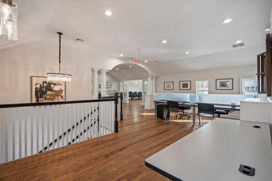 More Photos Of 113 tindall Rd, Middletown Office For Sale