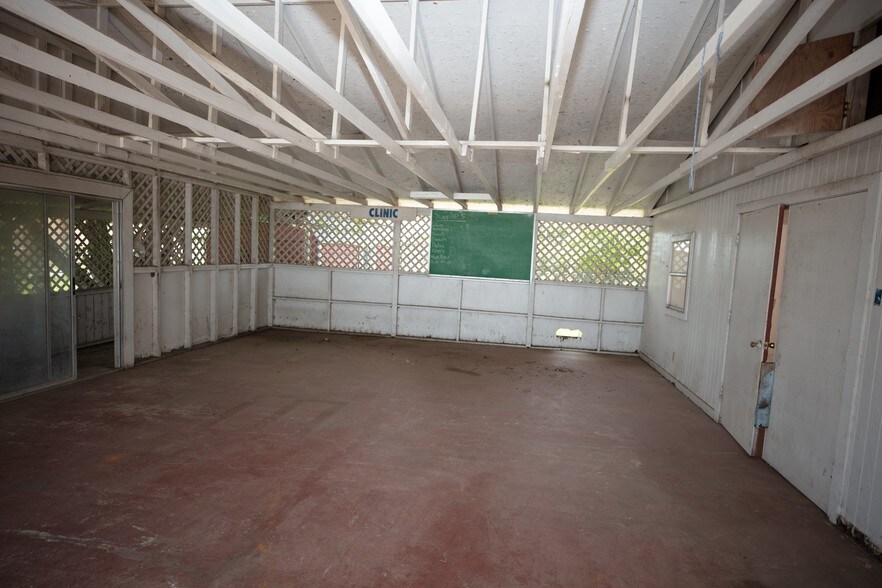 More Photos Of 6628 Crestway Dr, San Antonio Flex For Sale