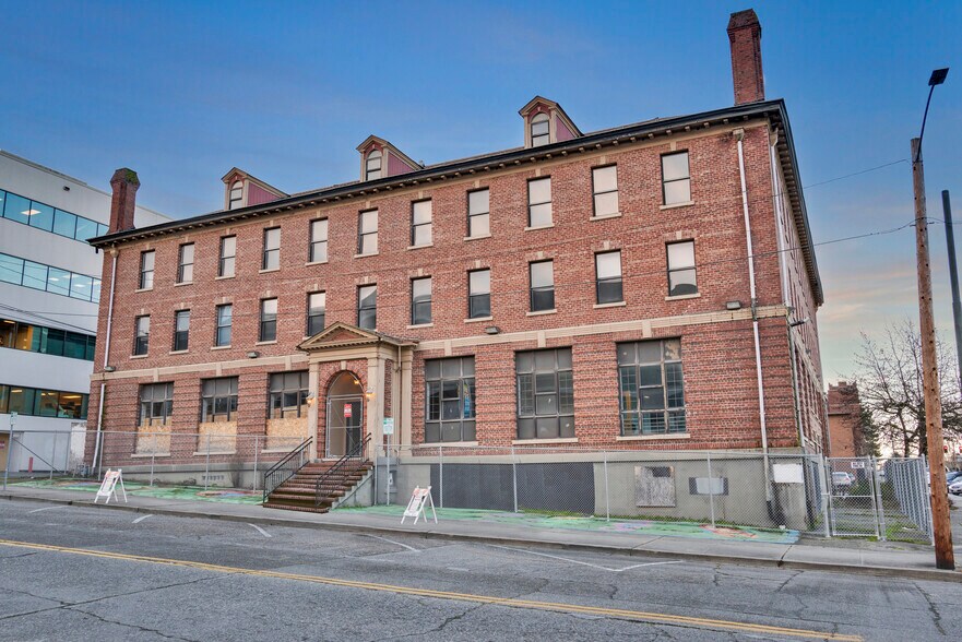 More Photos Of 2720 Rockefeller Ave, Everett Specialty For Sale