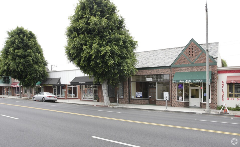 Primary Photo Of 245-251 S Robertson Blvd, Beverly Hills Storefront Retail Office For Lease
