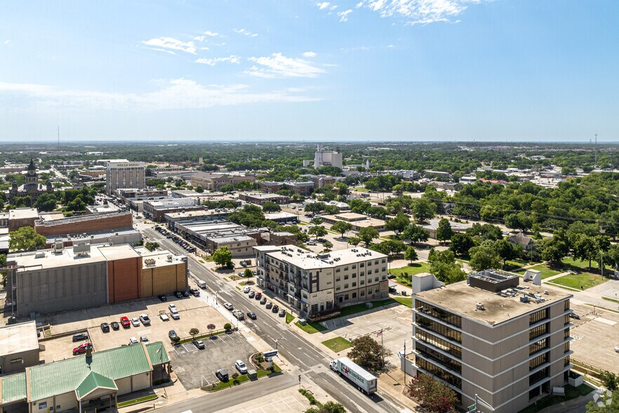 More Photos Of 321 W Hickory St, Denton Apartments For Lease