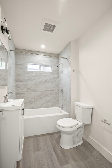 More Photos Of 91 5th Ave, Redwood City Showroom For Sale