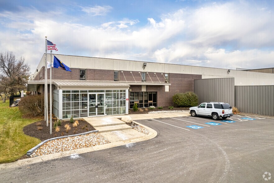 More Photos Of 9200-9220 Cody St, Overland Park Warehouse For Lease
