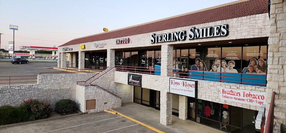 More Photos Of 120-252 Park Pl, Azle Unknown For Lease