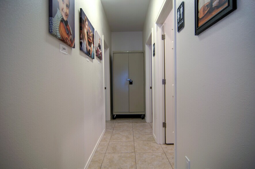 More Photos Of 1900 Belmont Loop, Woodland Storefront Retail Office For Lease