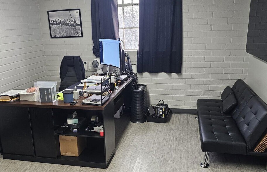 More Photos Of 15409 S Broadway, Gardena Manufacturing For Lease