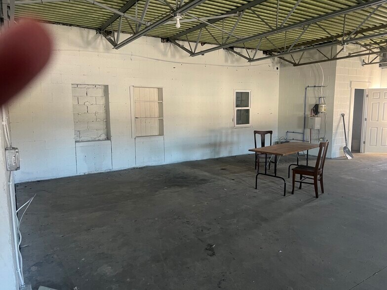 More Photos Of 185 N Front St, Columbia Warehouse For Lease