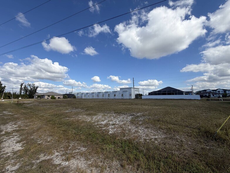 Primary Photo Of 131 SW 16th Pl, Cape Coral Land For Sale