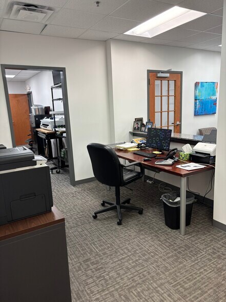 More Photos Of 100 Country Club Dr, Hendersonville Medical For Sale