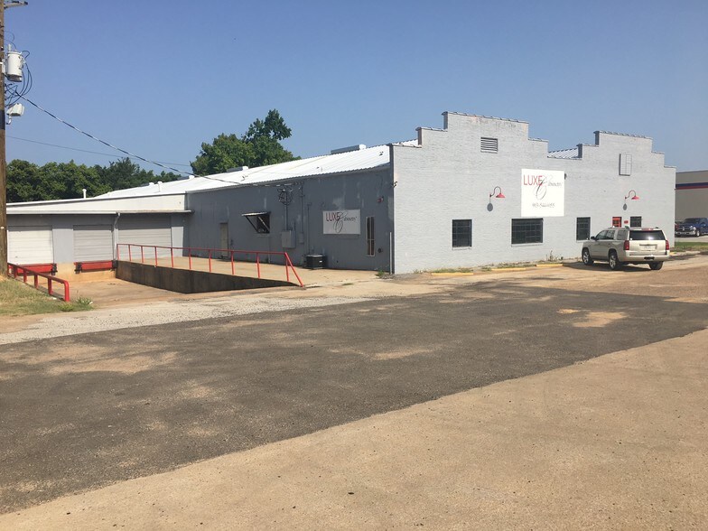 Primary Photo Of 4013 Estes Pky, Longview Warehouse For Lease