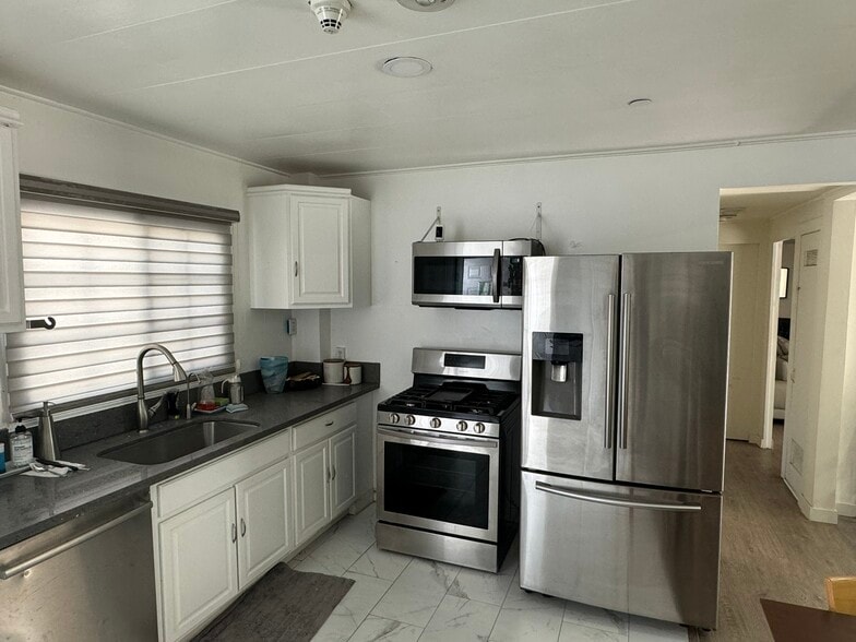 More Photos Of 4669 W Olympic Blvd, Los Angeles Assisted Living For Sale