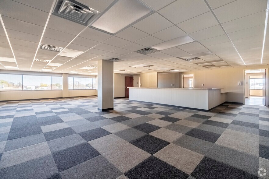 More Photos Of 2424 50th St, Lubbock Medical For Sale