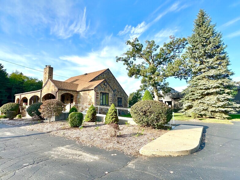 More Photos Of 1275 Joliet St, Dyer General Retail For Sale