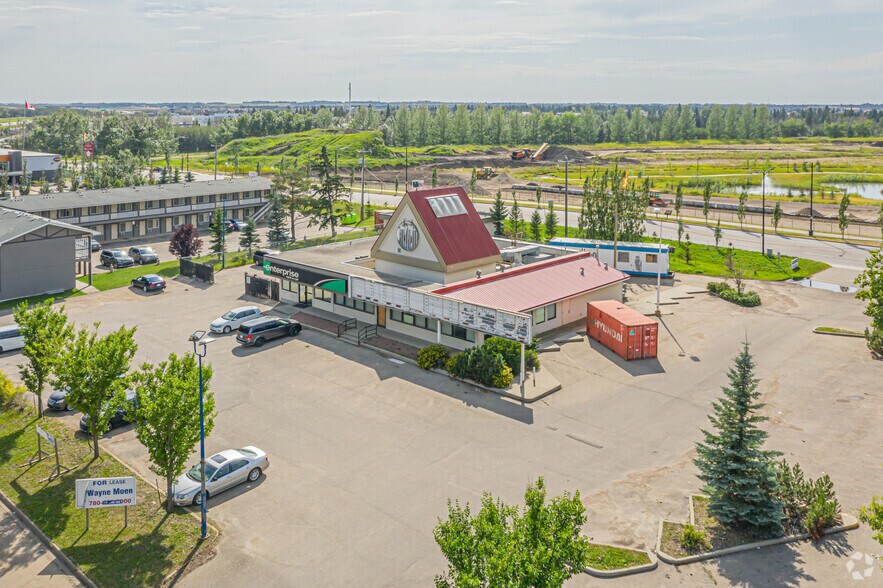 More Photos Of 1330 Calgary Trl SW, Edmonton Auto Dealership For Sale