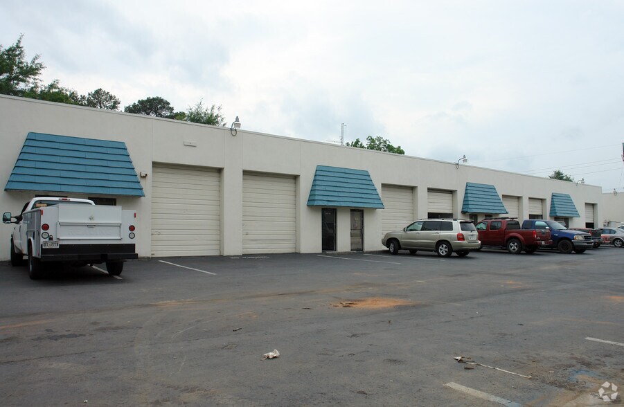 More Photos Of 5859-A New Peachtree Rd, Atlanta Warehouse For Lease