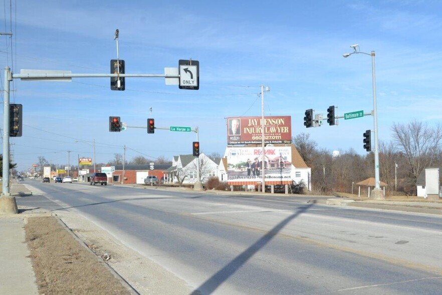 More Photos Of 1902 S Baltimore St, Kirksville Freestanding For Sale