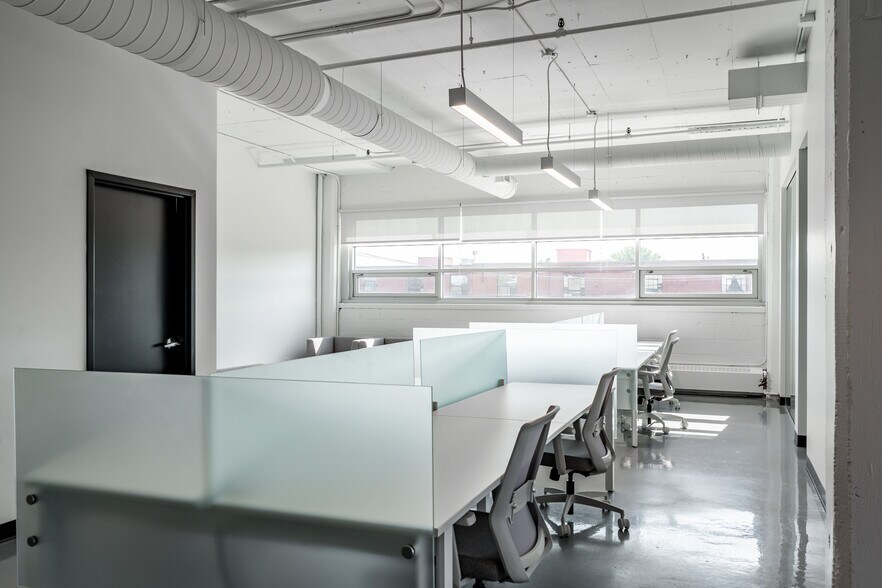 More Photos Of 6750 Av de l'Esplanade, Montréal Office For Lease