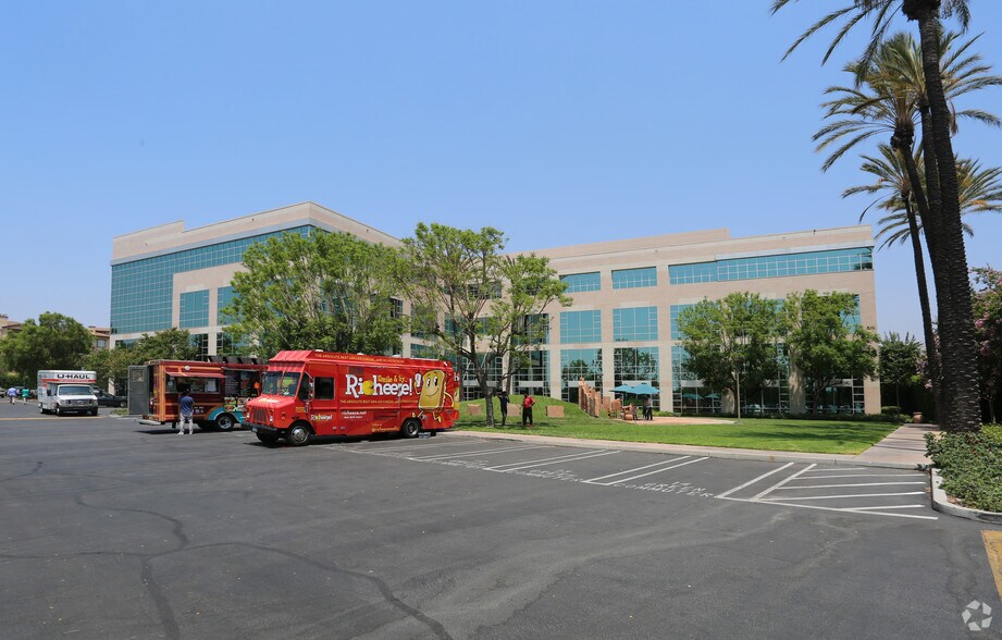 More Photos Of 2400 Empire Ave, Burbank Office For Lease