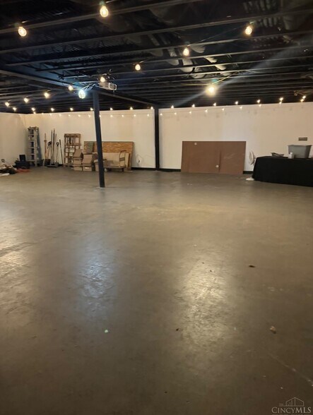 More Photos Of 503 Clark St, Cincinnati Specialty For Sale