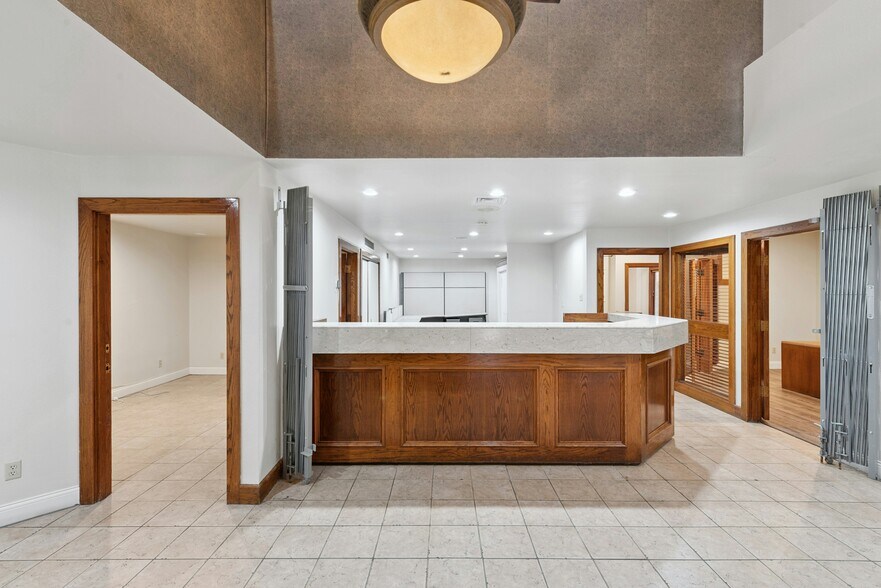 More Photos Of 7685 Northcross Dr, Austin Office For Lease