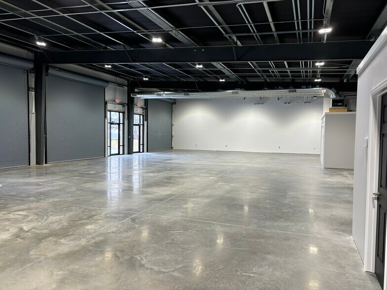 More Photos Of 230 Casey's Ln, Flowood Light Distribution For Lease