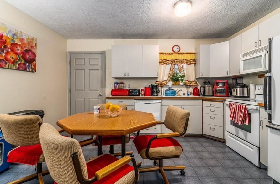 More Photos Of 3024 N Hogan St, Spokane Multifamily For Sale