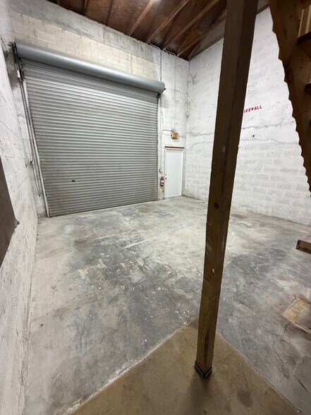 More Photos Of 2700 Evans Ave, Fort Myers Light Manufacturing For Lease