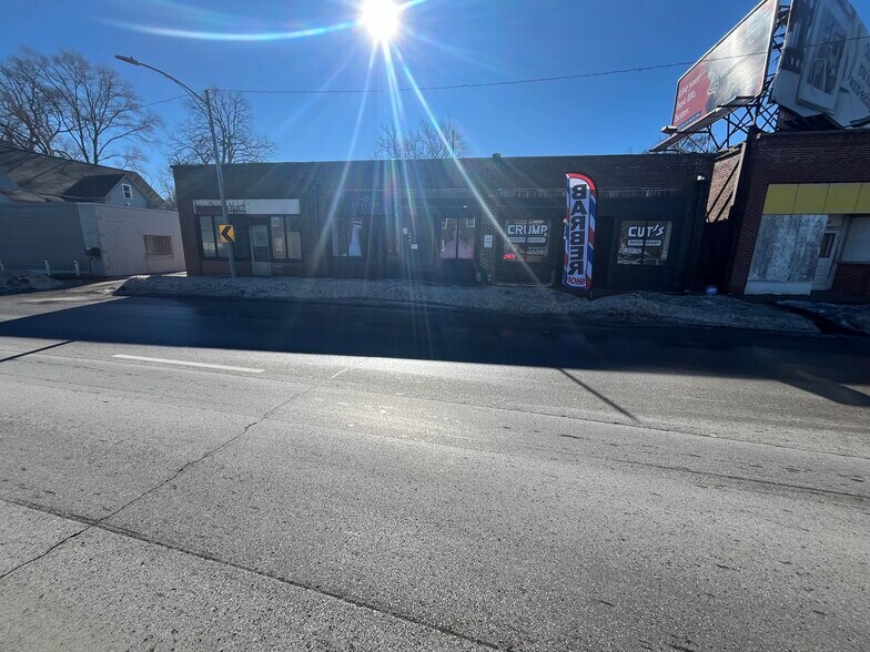 More Photos Of 4963 NW Radial Hwy, Omaha Storefront For Lease