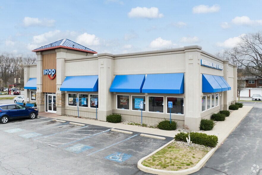 Primary Photo Of 4045 Talmadge Rd, Toledo Restaurant For Sale