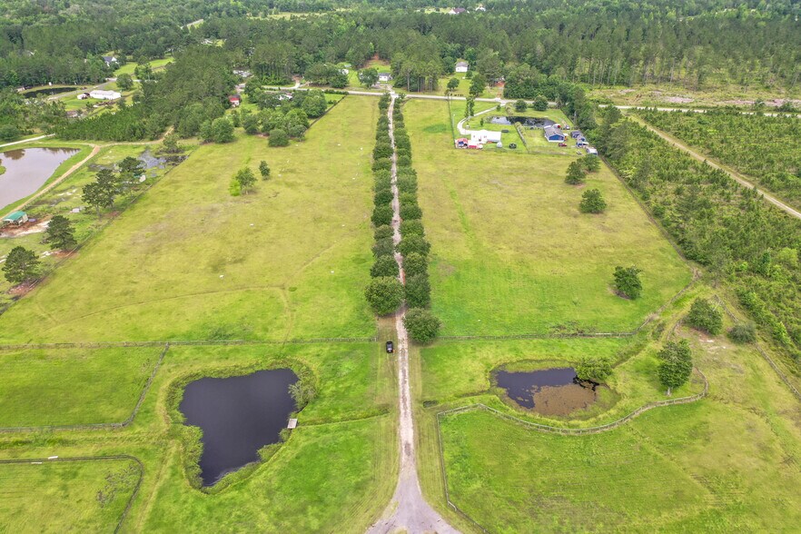 More Photos Of 46700 Middle Rd, Callahan Land For Sale