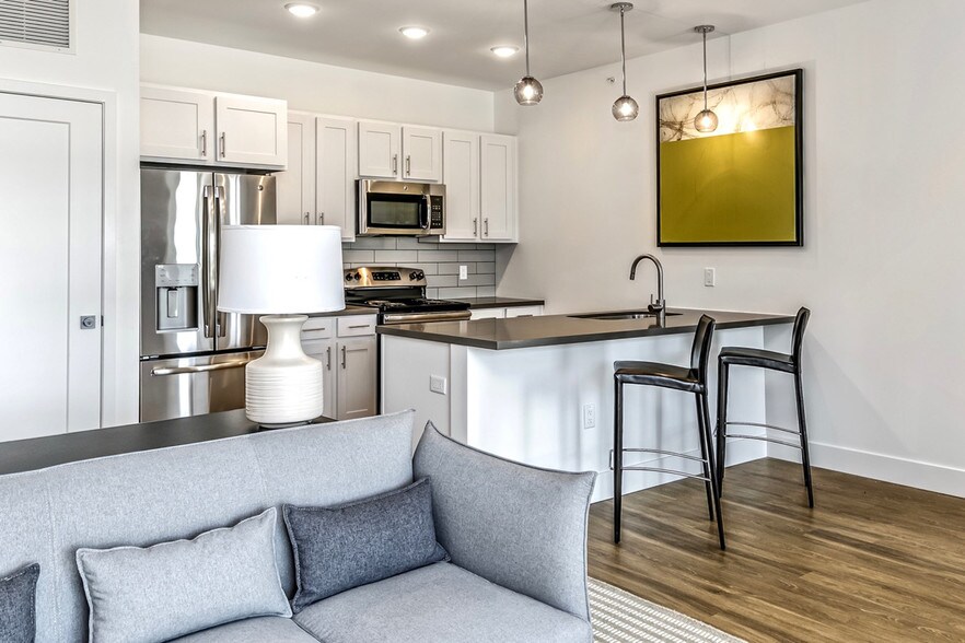 More Photos Of 1415 Cuming St NE, Omaha Apartments For Lease