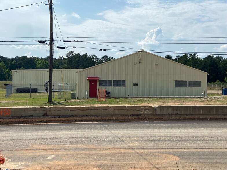 Primary Photo Of 1603 Industrial Blvd, Kilgore Unknown For Lease