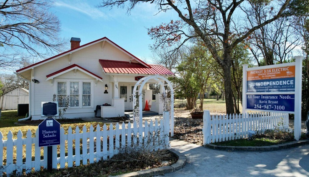 Primary Photo Of 301 N Main St, Salado Freestanding For Lease