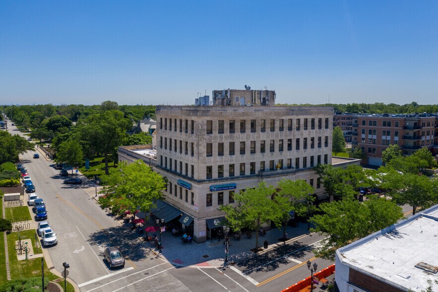 More Photos Of 105 S York St, Elmhurst Office For Lease