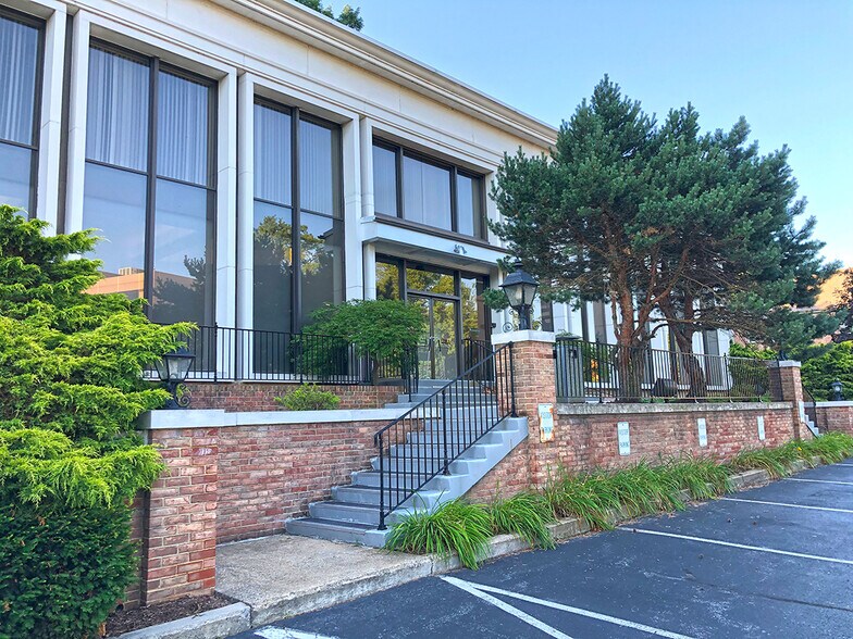 Primary Photo Of 1029 Mumma Rd, Lemoyne Office For Lease