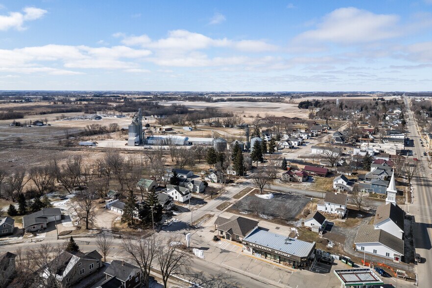 More Photos Of 102 S Woodward St, Brandon Service Station For Sale